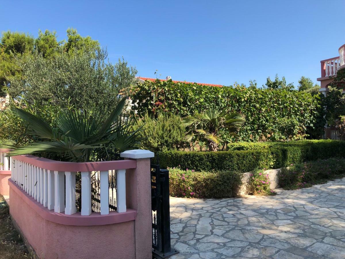 Apartmani Misak Vrsi Exterior foto